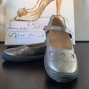 Cat & Jack  Antique Gold with Star embellishments